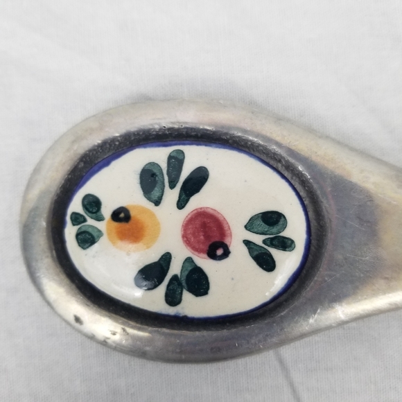 Vintage metal large spoon and fork with flower design 11" - Picture 7 of 10